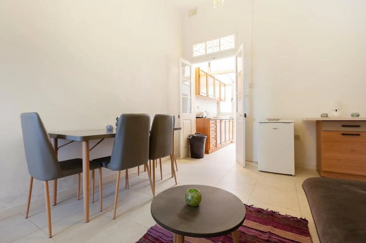 Bzb50- Seafront Townhouse - Pretty Bay Villa Birzebbuga 0*,  Malta